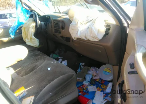 2001 Ford Expedition Xlt z USA, uszkodzony, nr VIN 1FMRU15W31LA95843